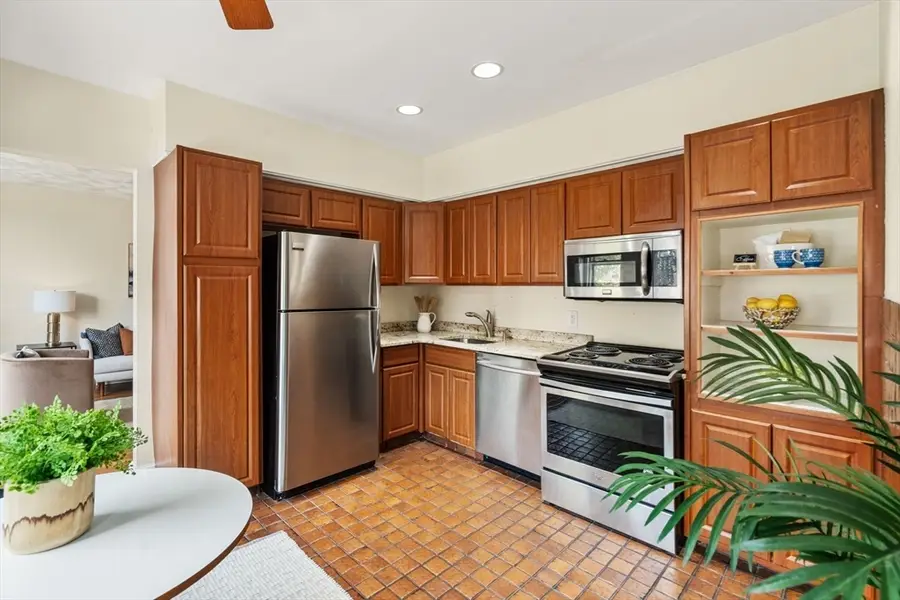 37 Saint Paul St #3, Brookline, MA 02446 - #3