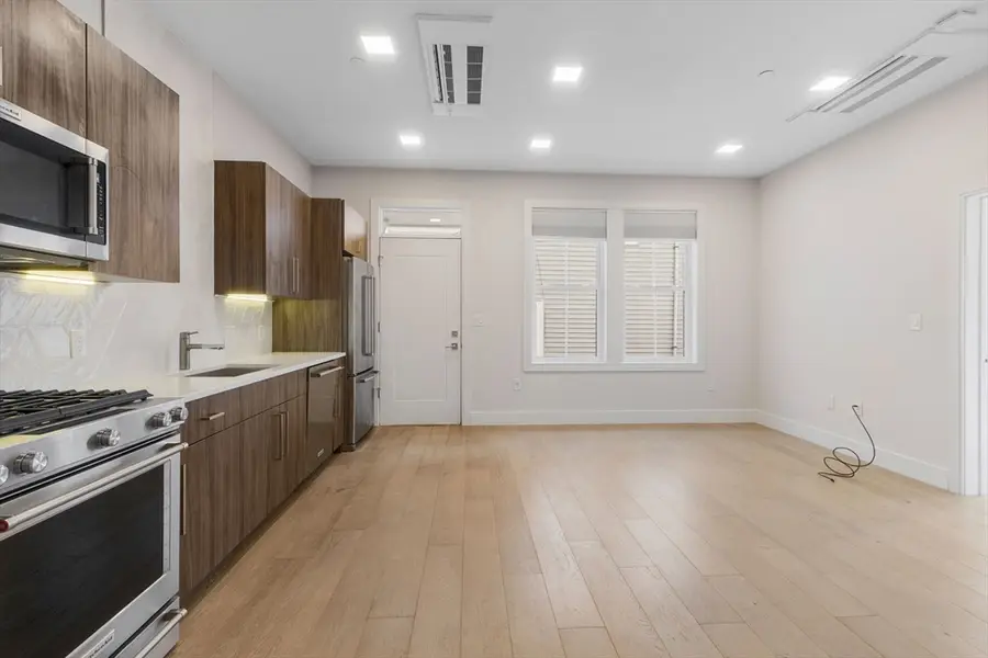 24 Rush St #E, Somerville, MA 02145 - #2