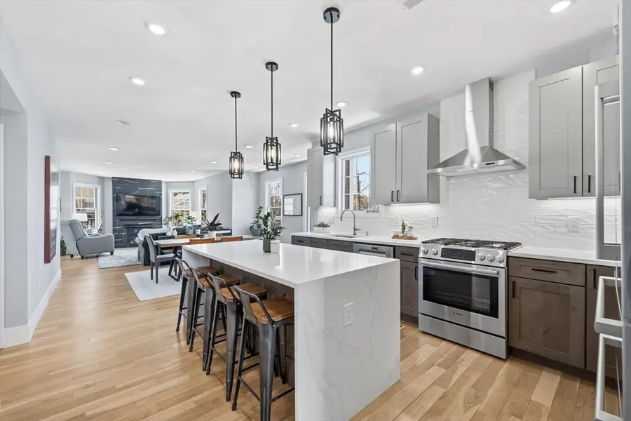 14 Maple St #14, Watertown, MA 02472 - #3