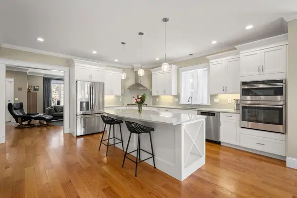 40 Grove St #1, Waltham, MA 02453