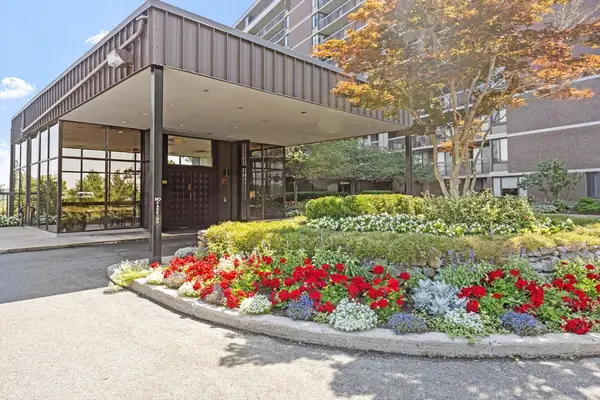 40 Village Rd #1006, Middleton, MA 01949