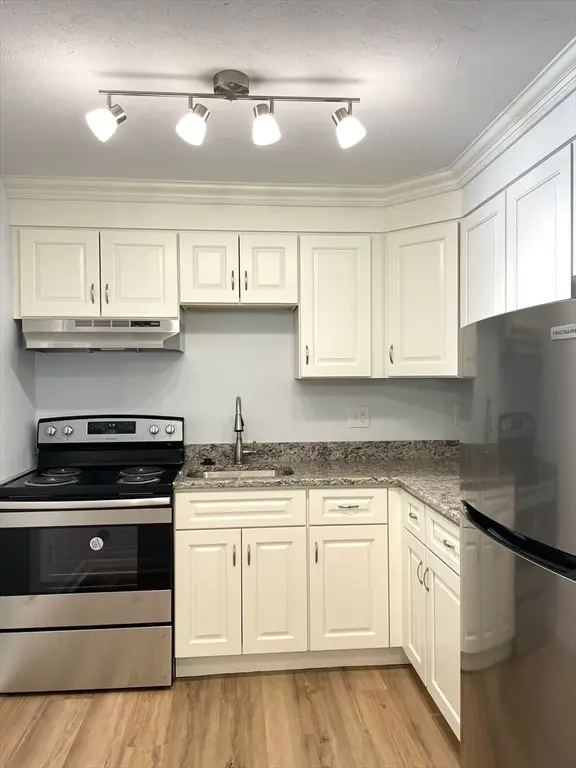 37 Fountain Lane #4, Weymouth, MA 02190