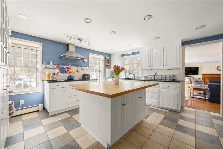 6 Brewster Rd, Wayland, MA 01778 - #2