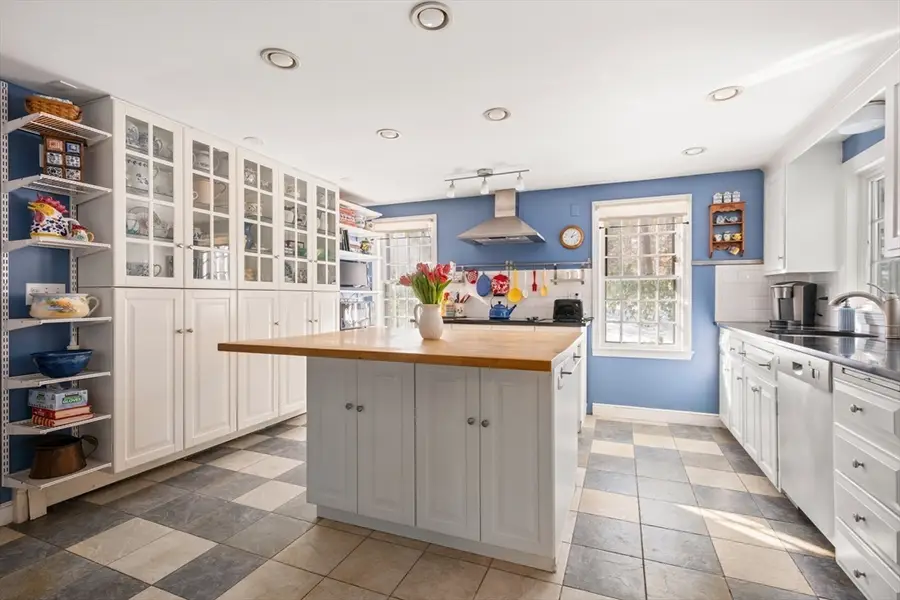 6 Brewster Rd, Wayland, MA 01778 - #3