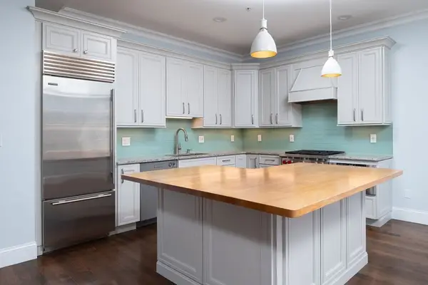 142 Fuller St #4, Brookline, MA 02446