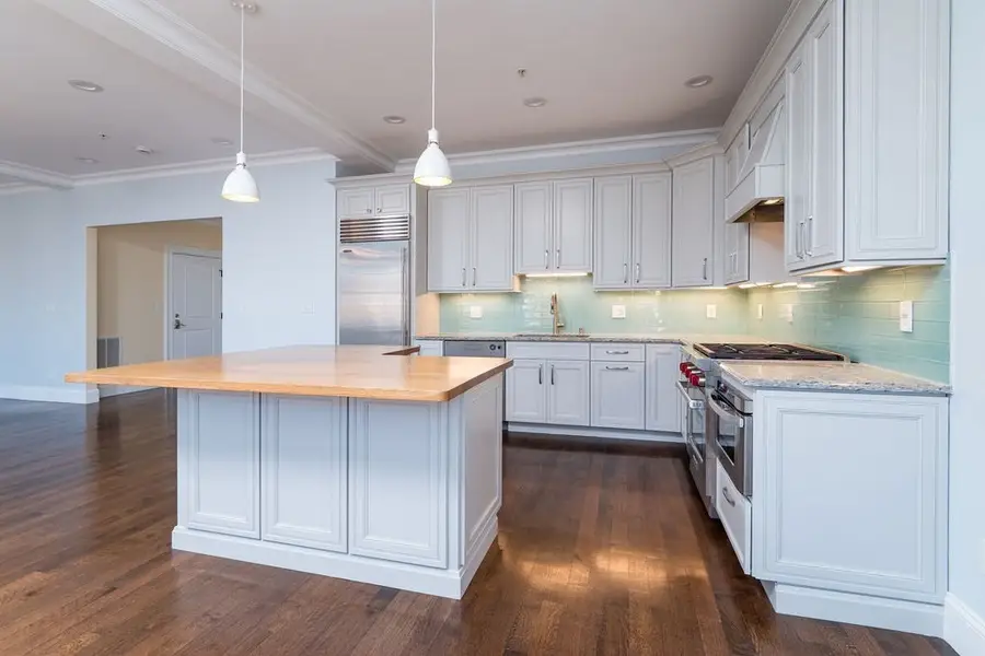 142 Fuller St #4, Brookline, MA 02446 - #2