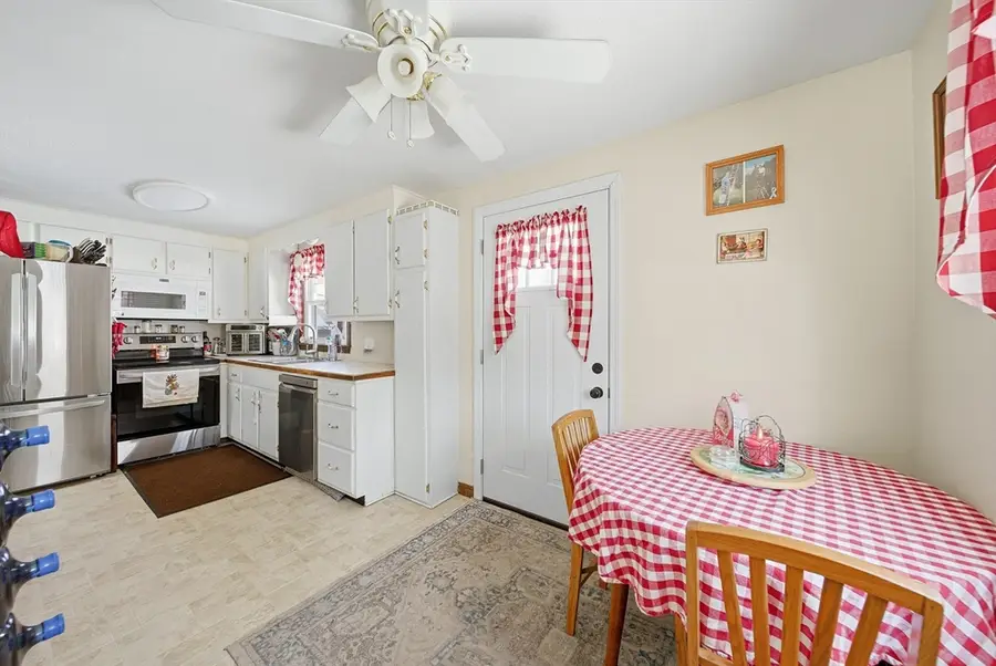 5 Maid Marion St, Oxford, MA 01540 - #2