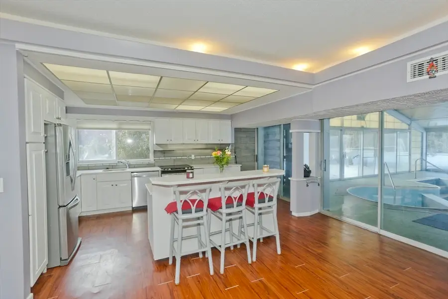 77 Central Park Dr, Holyoke, MA 01040 - #3