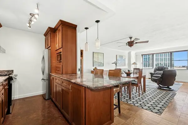 8 Whittier Pl #22D, Boston, MA 02114