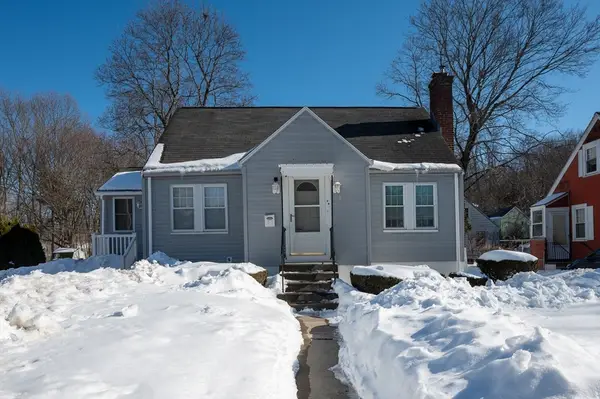 24 Geneva St, Worcester, MA 01602