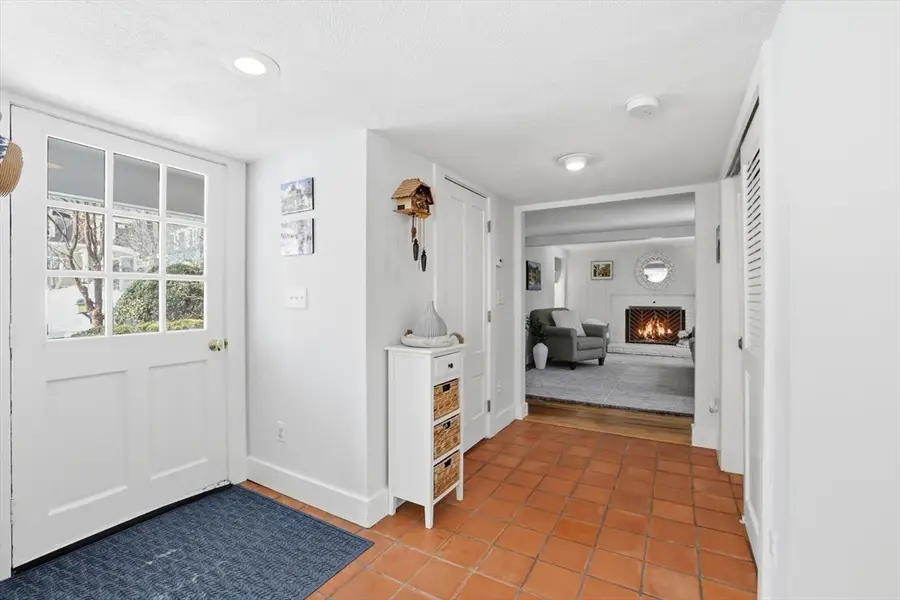 25 Irving Place, Holliston, MA 01746 - #3