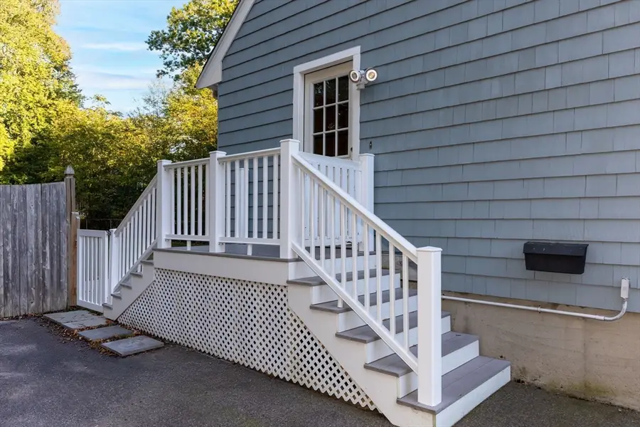 61 Suffolk St, Whitman, MA 02382 - #3