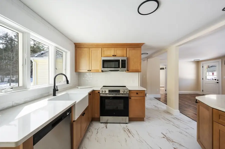 443 Thompson St, Halifax, MA 02338 - #3