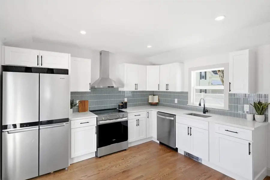 61 Nahant St, Wakefield, MA 01880 - #3