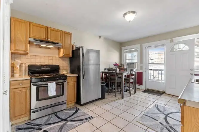 31 Weston St #2, Waltham, MA 02453 - #1