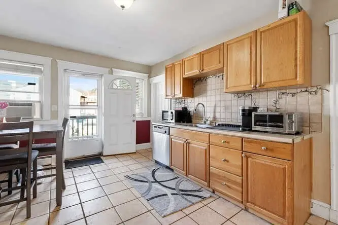 31 Weston St #2, Waltham, MA 02453 - #2