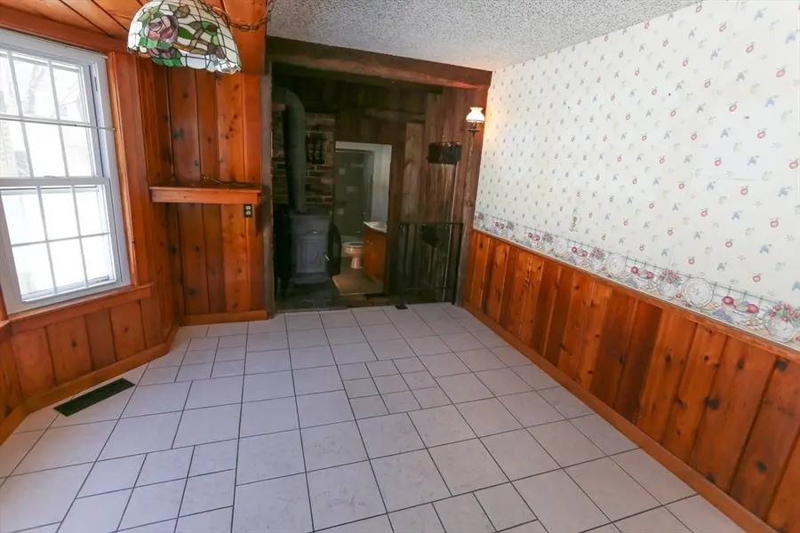 5 Maple St, South Hadley, MA 01075 - #3