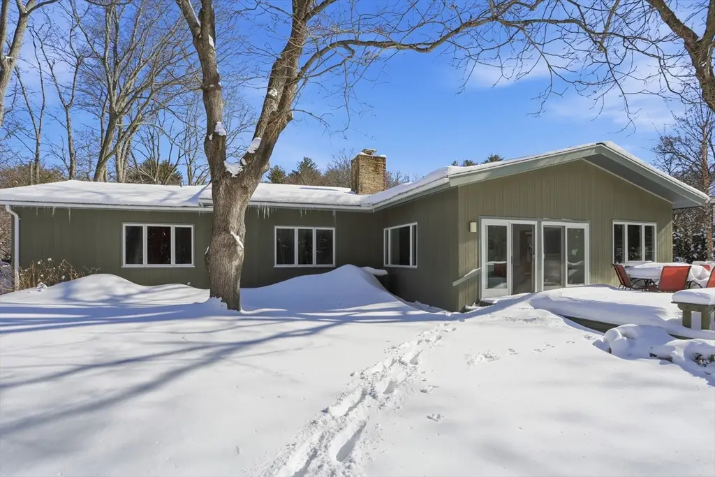 17 North St, Lexington, MA 02420 - #1