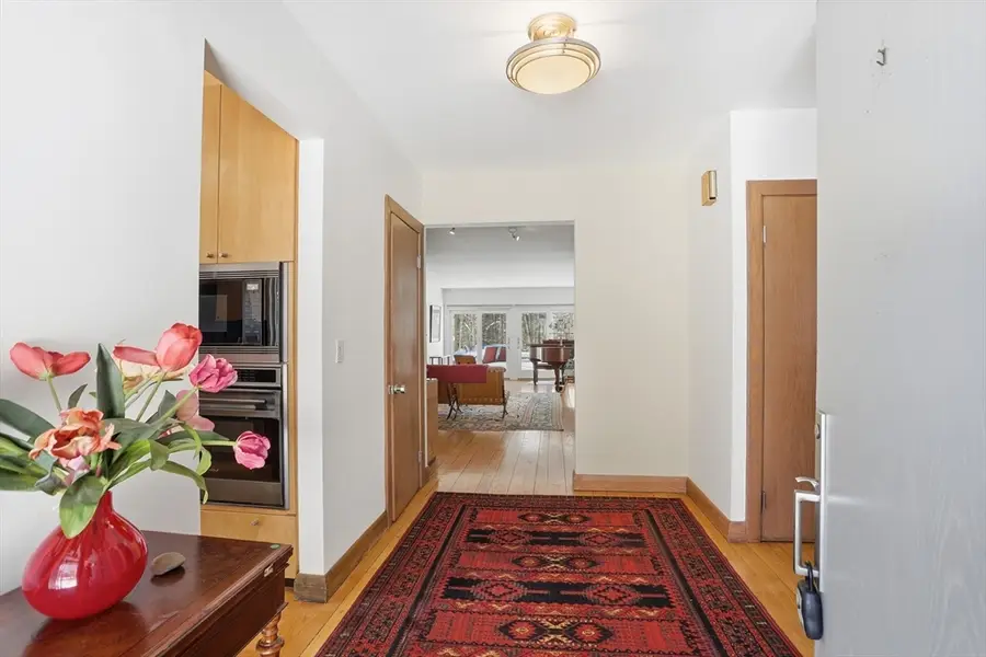 17 North St, Lexington, MA 02420 - #3