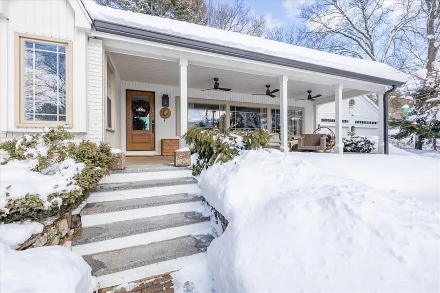 29 Bridge St, Medfield, MA 02052 - #3