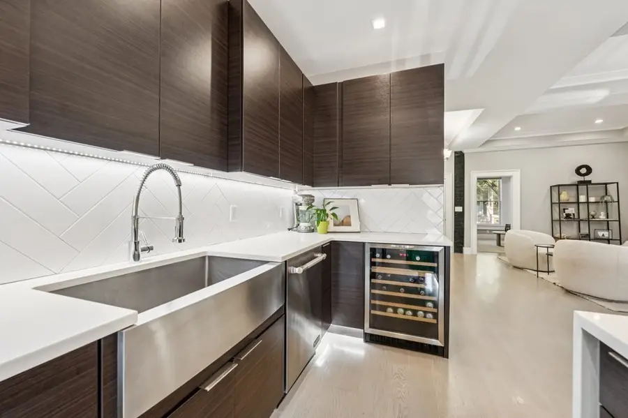 27 Mercer St #1, Boston, MA 02127 - #3