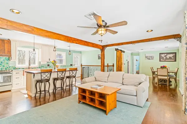 226 Stonebridge Rd, Wayland, MA 01778