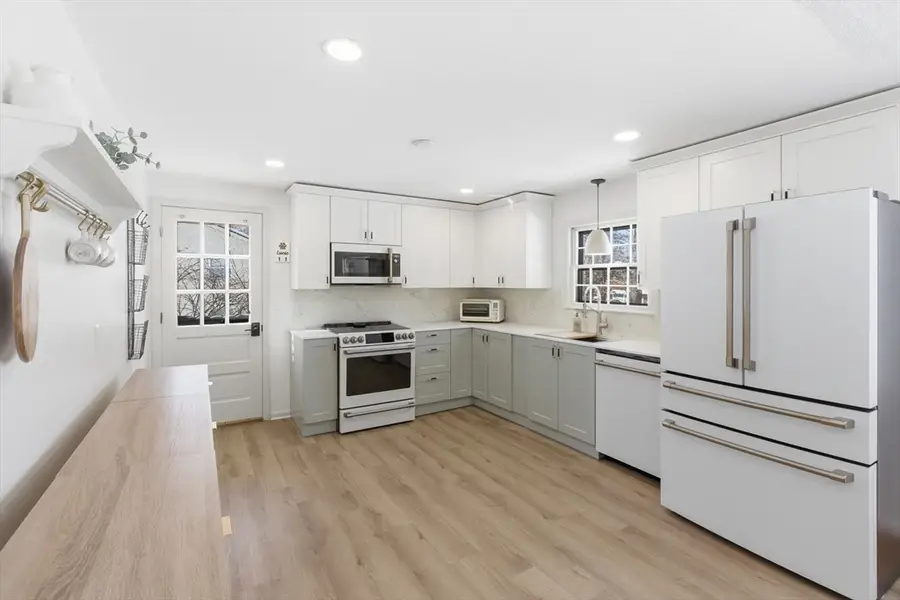 30 Duxbury Dr, Holden, MA 01520 - #2