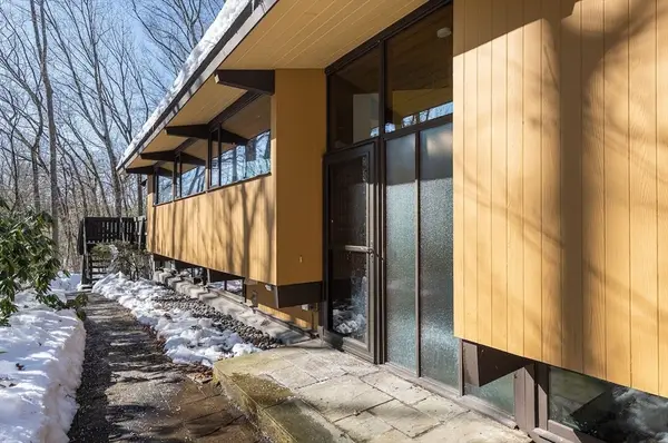 23 Dewey Rd, Lexington, MA 02420