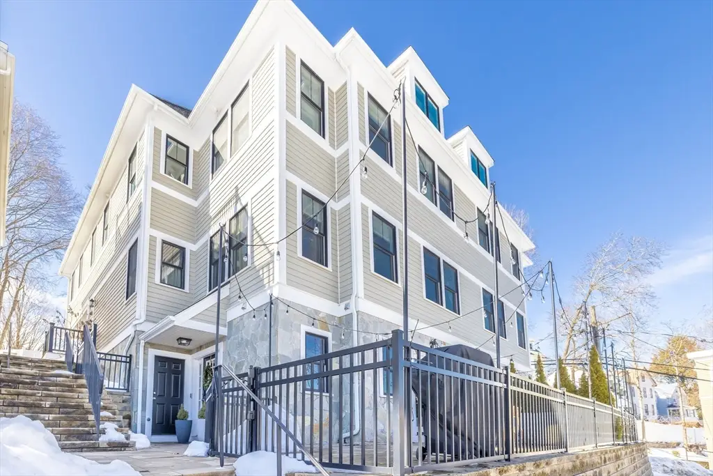 167 Poplar St #1, Boston, MA 02131 - #1