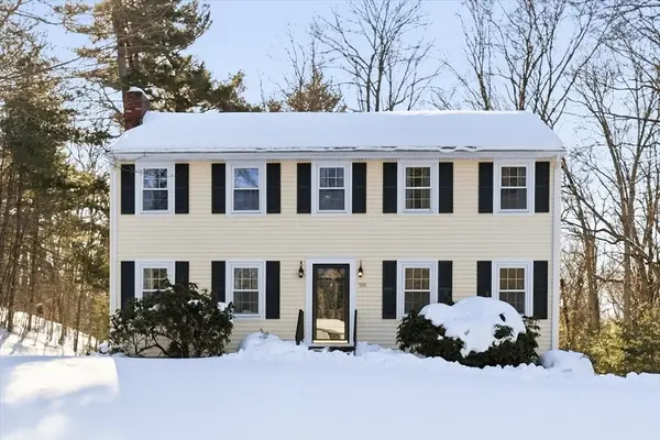 991 Johnson St, North Andover, MA 01845
