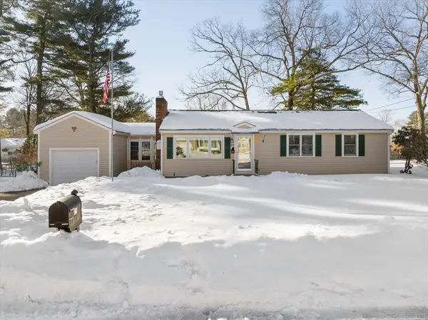 25 Pine Ridge Dr, Ayer, MA 01432