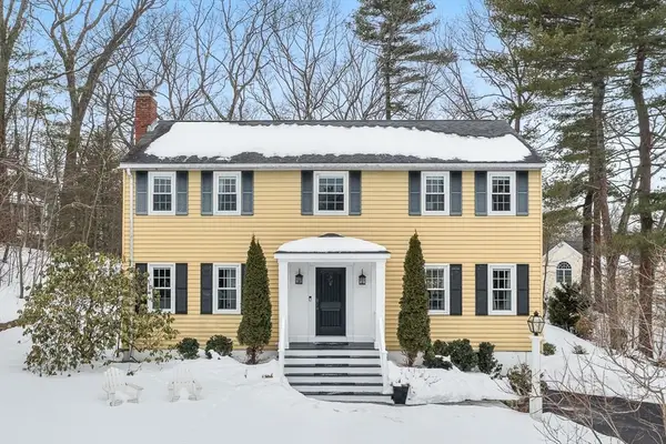 40 Pinewood Rd, Wellesley, MA 02482