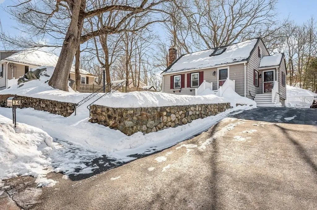 34 Stark Ave, Wakefield, MA 01880 - #1