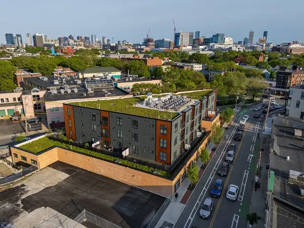 305 Webster Ave #104, Cambridge, MA 02141