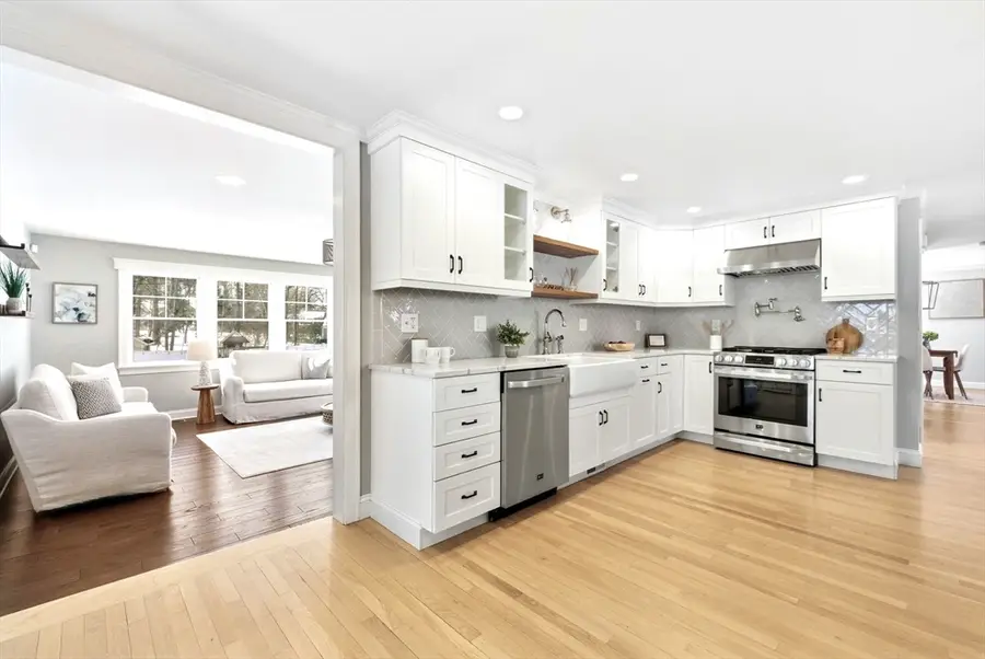 10 Meadow Brook Ln, Reading, MA 01867 - #2