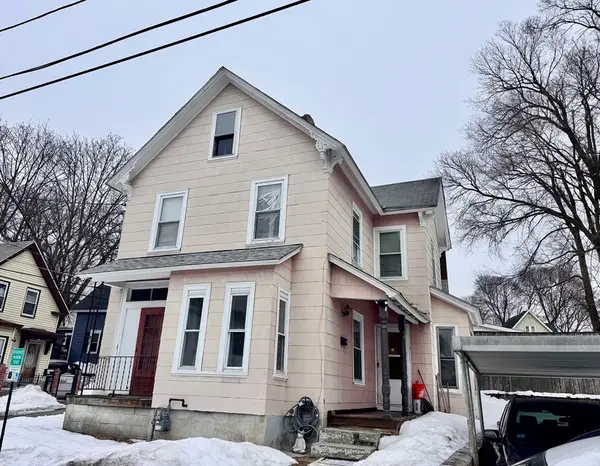 15 Barclay St, Lowell, MA 01851