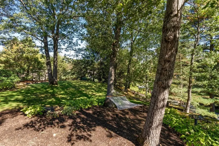 44 Bradford Rd, Wellesley, MA 02481 - #3