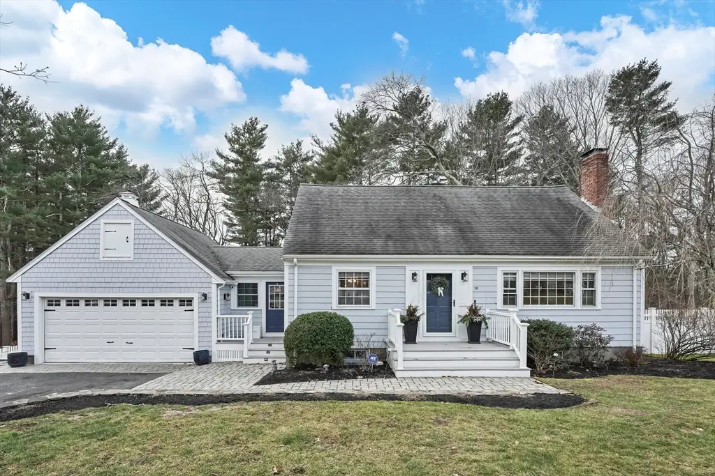 16 Laurel Dr, Medfield, MA 02052 - #1