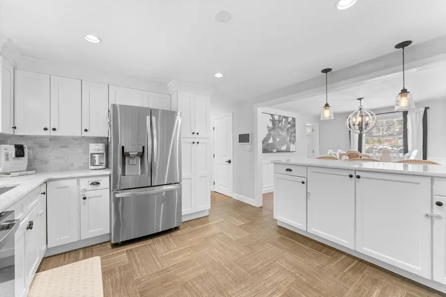 16 Laurel Dr, Medfield, MA 02052 - #3