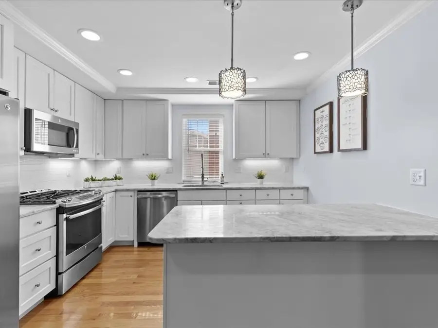 40 Catherine St #2, Boston, MA 02131 - #2