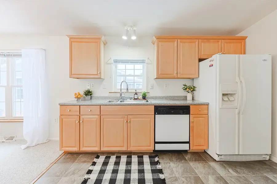 28 Sunset Lane, Plainville, MA 02762 - #3