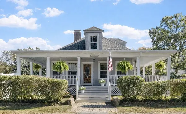 42 Hewitt Avenue, North Andover, MA 01845