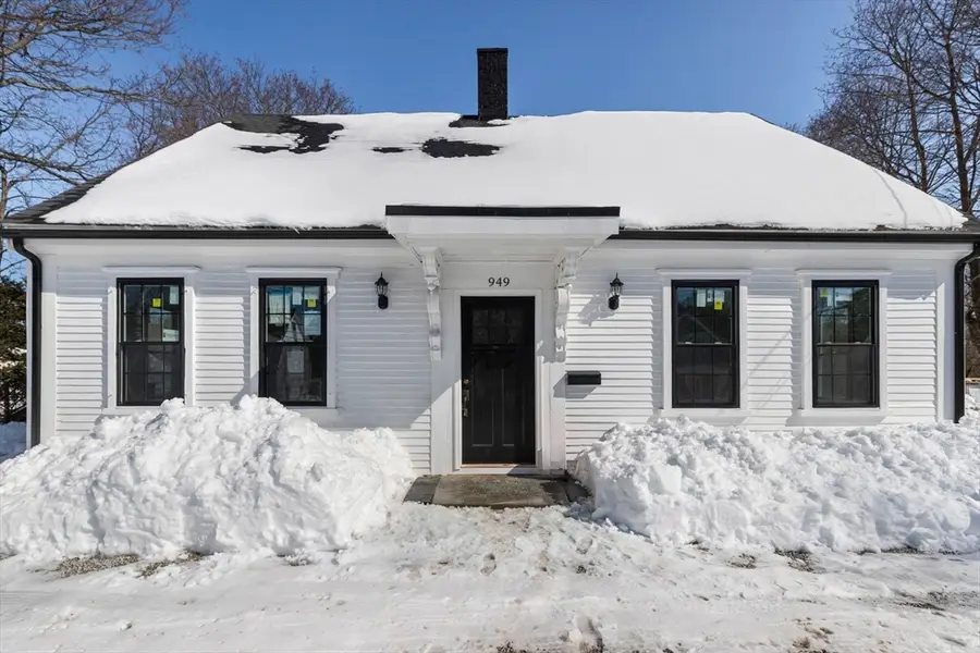 949 Union St, Rockland, MA 02370 - #2
