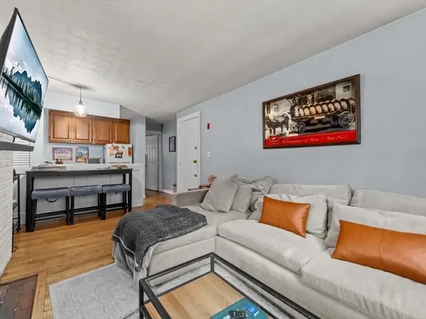 11 Myrtle St #2, Boston, MA 02114