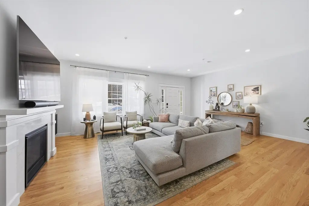 184 Main St #3, Acton, MA 01720 - #1