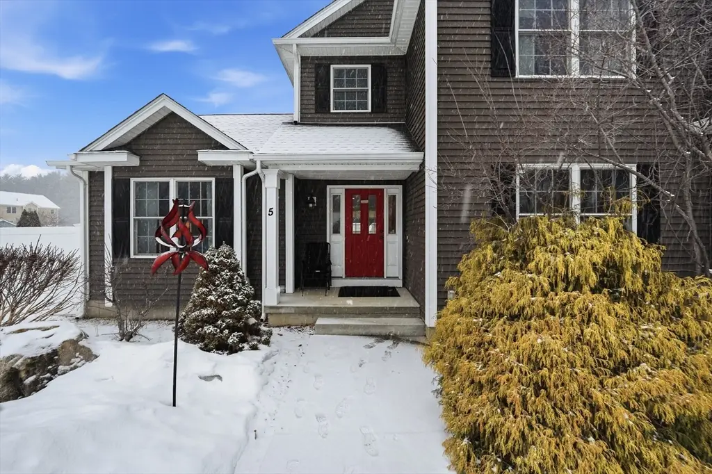 5 Day Lily Ln, Westfield, MA 01085 - #1