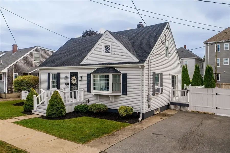 166 Charles St, New Bedford, MA 02744 - #3