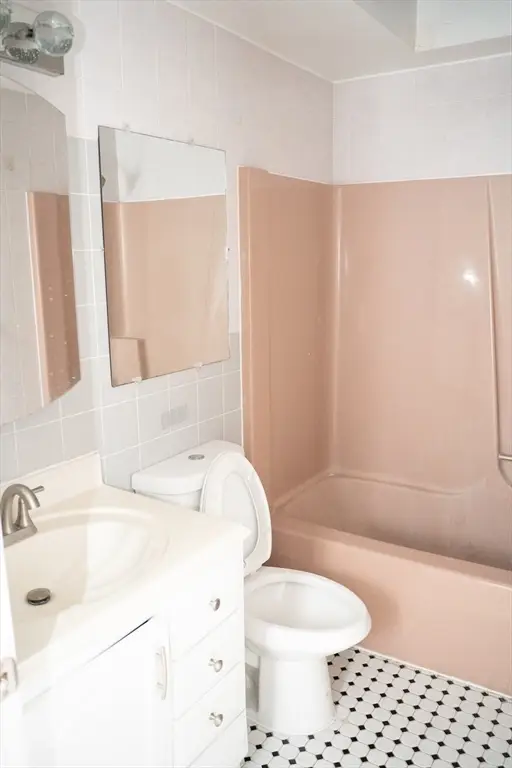 9 Wrentham St, Boston, MA 02124