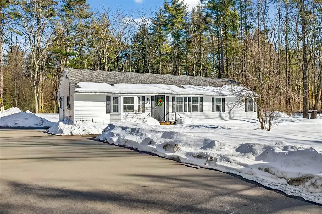 370 W Townsend Rd, Lunenburg, MA 01462 - #1