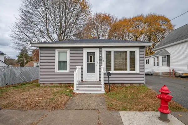 7 Field Ave, Methuen, MA 01844